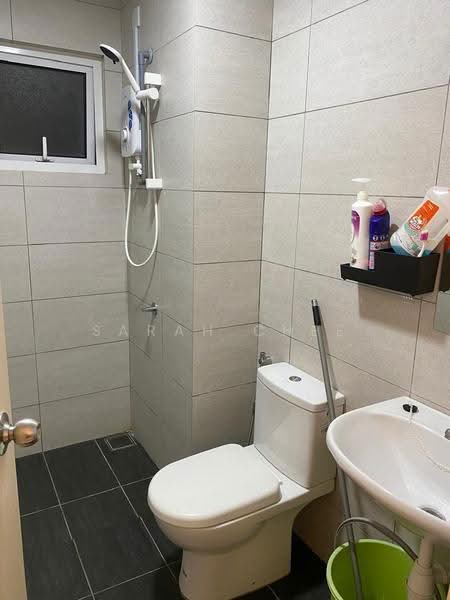 Kediaman Servis untuk Disewa di Residensi Rimbun @ Canopy Hills - Sarah Chee - Bathroom - PropertyGuru.com.my