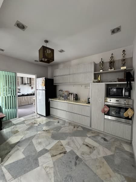 Rumah Teres 2 Tingkat untuk Dijual di Bandar Putra Permai (Seri Kembangan) - Andrew Neoh - Kitchen - PropertyGuru.com.my