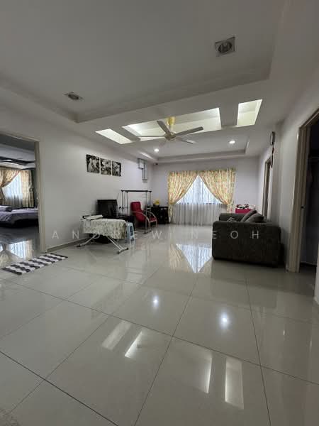 Rumah Teres 2 Tingkat untuk Dijual di Bandar Putra Permai (Seri Kembangan) - Andrew Neoh - Living Room - PropertyGuru.com.my