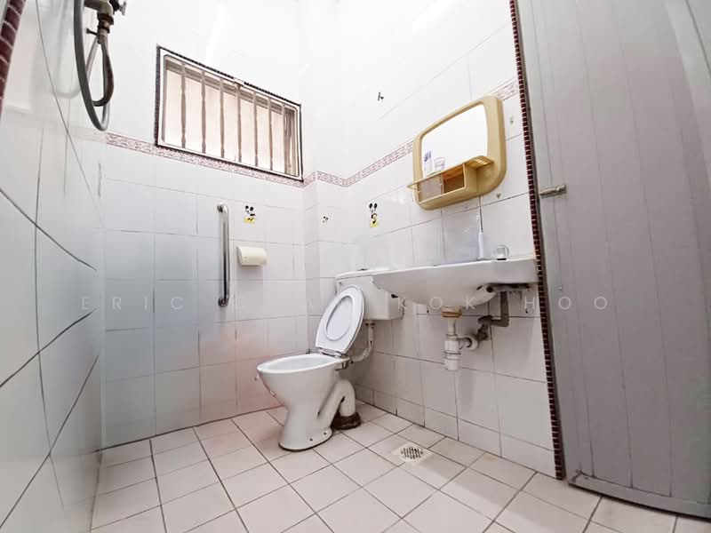 Rumah Teres 2 Tingkat untuk Dijual di Cheras (Kuala Lumpur) - Eric Chan Kok Hoo - Bathroom - PropertyGuru.com.my