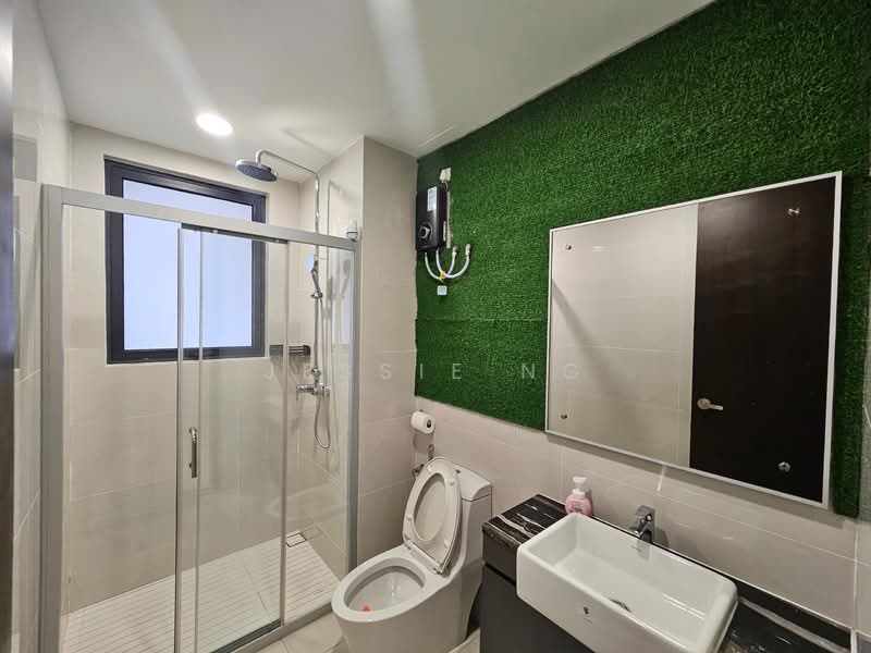 Condominium for Rent at Bay Point @ Country Garden Danga Bay - Jessie Ng - Bathroom - PropertyGuru.com.my