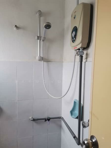 Rumah Flat untuk Disewa di Impian Indah - Raymond Siew - Bathroom - PropertyGuru.com.my
