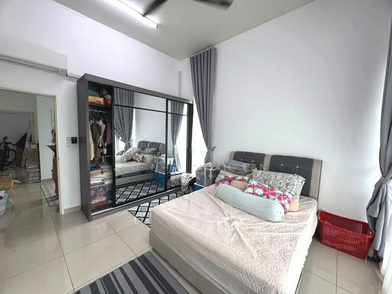 Rumah Teres 2 Tingkat untuk Dijual di Taman Seri Austin (Tebrau) - Jong Chen - Bedroom - PropertyGuru.com.my