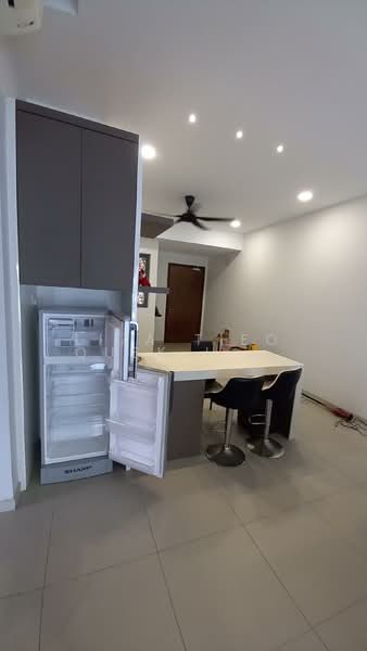 Servis Apartment untuk Disewa di Seventeen Mall & Residences (Biji Living) - Liza Tieo Quek Hoon - Dining Room - PropertyGuru.com.my