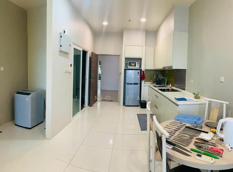 Kondominium untuk Disewa di Upland Serviced Suite (USS) - Jeno Tan - Kitchen - PropertyGuru.com.my