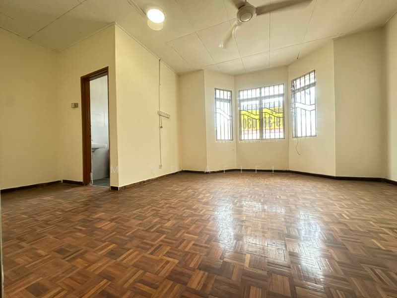 2-storey Terraced House for Sale in Taman Puchong Indah (Puchong) - Mohd Afifi - Living Room - PropertyGuru.com.my