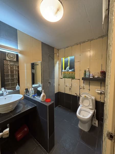 3-storey Terraced House for Sale in Taman Setiawangsa (Setiawangsa) - Alvin Sow - Bathroom - PropertyGuru.com.my
