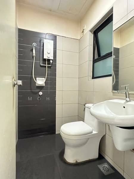 Condominium for Sale at Lake Vista Residence (Tasik Vista Residen) - Mohd Afifi - Bathroom - PropertyGuru.com.my