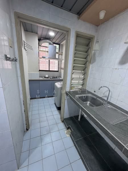 Apartment for Rent at Garden Park - Shamsul Kamar Abd Shukor - Kitchen - PropertyGuru.com.my
