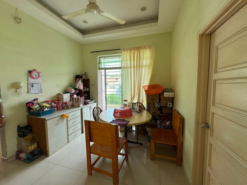 Rumah Teres 1 Tingkat untuk Dijual di Kampung Baru Tanjung Minyak (Tanjong Minyak) - Vinc Pheng - Dining Room - PropertyGuru.com.my