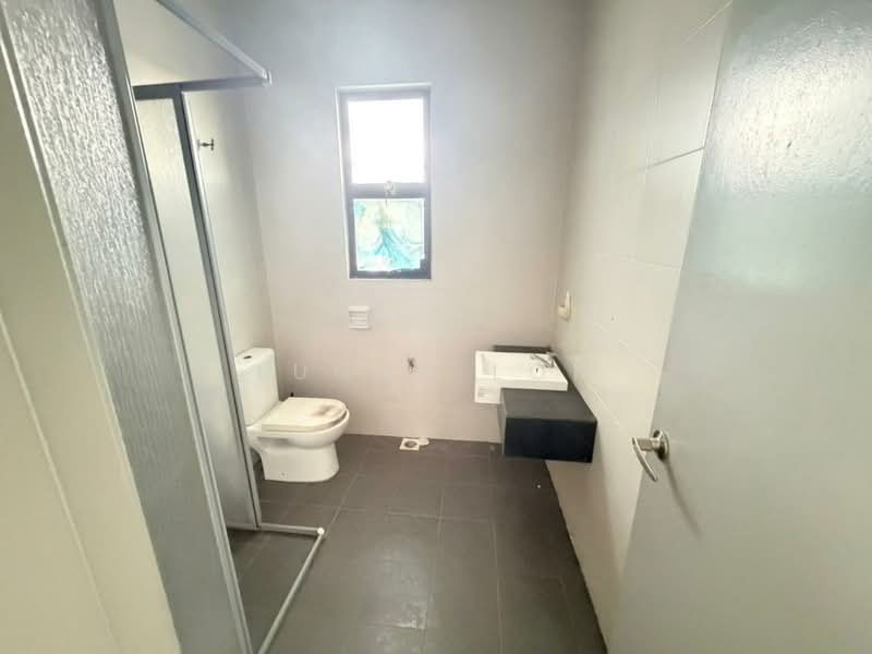 2-storey Terraced House for Sale in Saujana Rawang (Rawang) - Lucas Loh - Bathroom - PropertyGuru.com.my