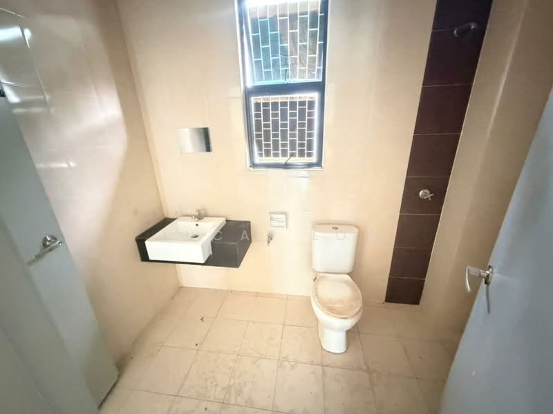 2-storey Terraced House for Sale in Saujana Rawang (Rawang) - Lucas Loh - Bathroom - PropertyGuru.com.my