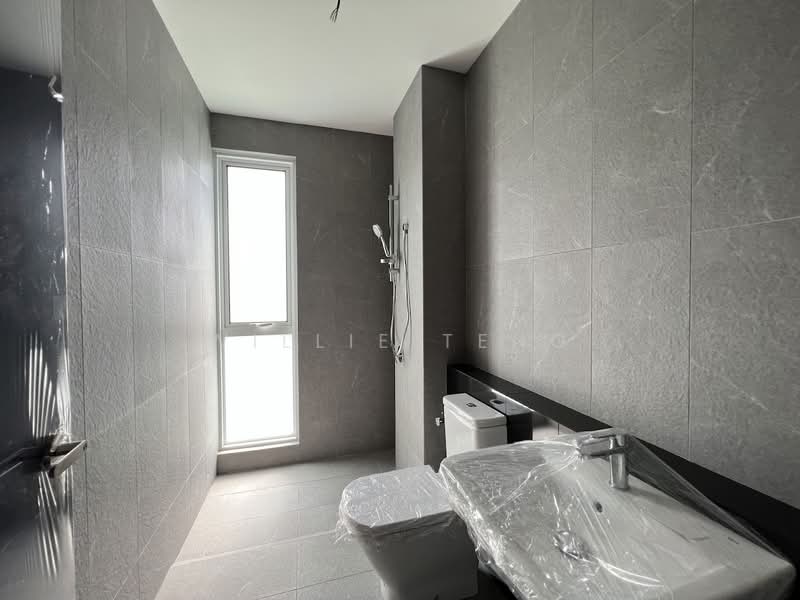 2.5-storey Terraced House for Sale in Kajang (Selangor) - Willie Teng - Bathroom - PropertyGuru.com.my