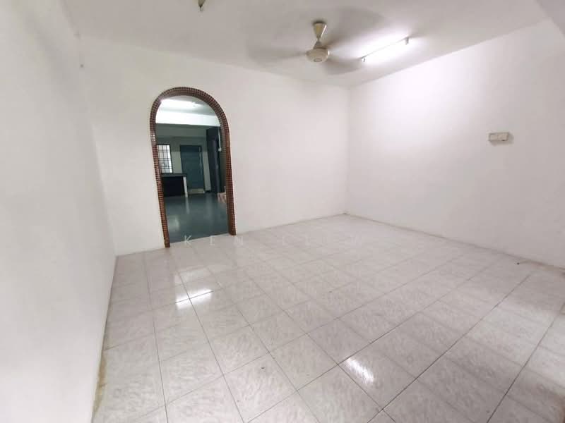 2-storey Terraced House for Sale in Permas Jaya (Johor) - Ken Liew - Living Room - PropertyGuru.com.my
