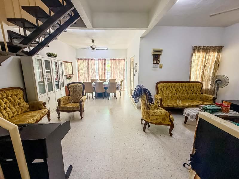 2-storey Terraced House for Sale in Ampang Jaya (Ampang) - Firdaus Husin - Living Room - PropertyGuru.com.my