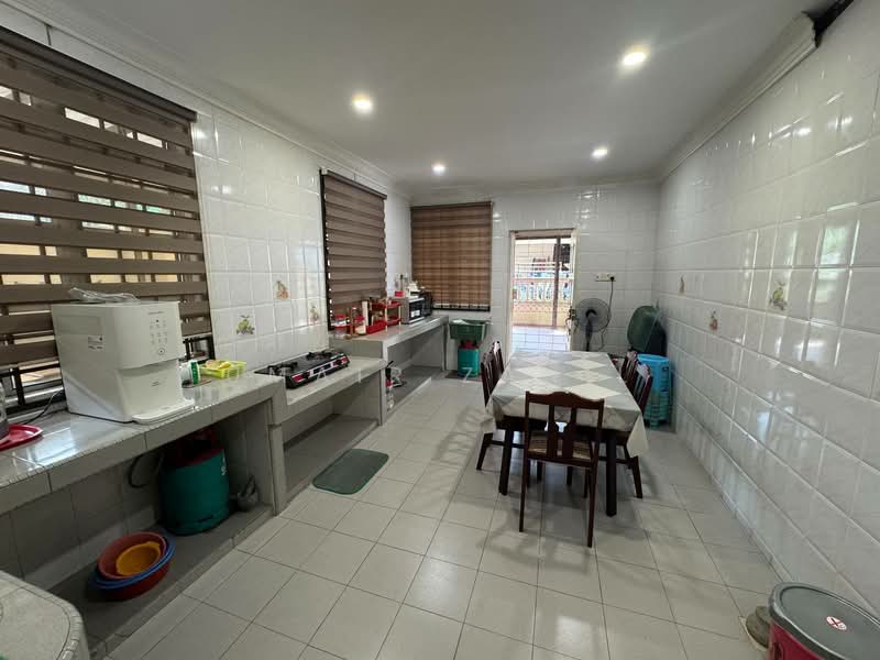 Rumah Banglo untuk Dijual di Johor Bahru (Johor) - UMAIR ZANIL - Kitchen - PropertyGuru.com.my