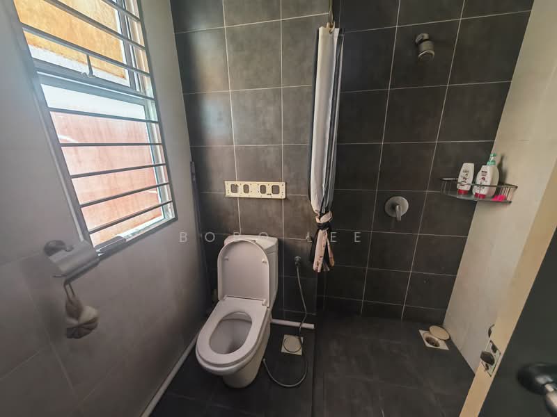 Rumah Teres 3-Tingkat untuk Dijual di Puchong (Selangor) - Bobo Lee - Bathroom - PropertyGuru.com.my