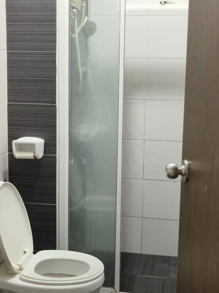 Kondominium untuk Dijual di Reflections Condominium - Ms. Lim - Bathroom - PropertyGuru.com.my