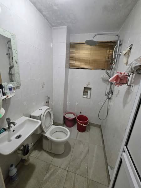 Pangsapuri untuk Dijual di Sri Cassia - Shanice Low - Bathroom - PropertyGuru.com.my