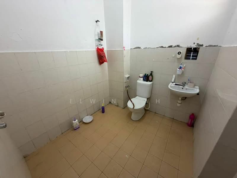 2-storey Terraced House for Sale in Saujana Rawang (Rawang) - Elwin Mah - Bathroom - PropertyGuru.com.my