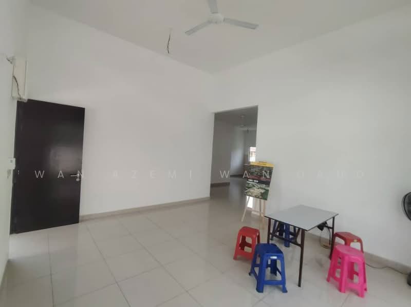 Rumah Berkembar untuk Dijual di Sepang (Selangor) - Wan Azemi Wan Daud - Living Room - PropertyGuru.com.my