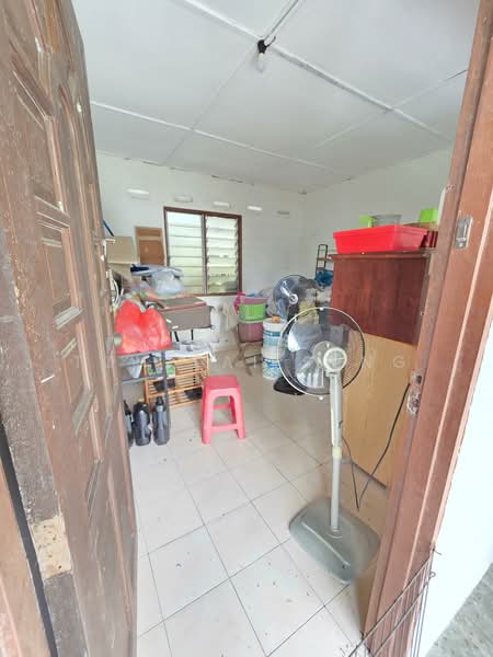 Tanah Pertanian untuk Dijual di Kampung Pantai (Pantai) - Toh Kai Seng - Interior - PropertyGuru.com.my