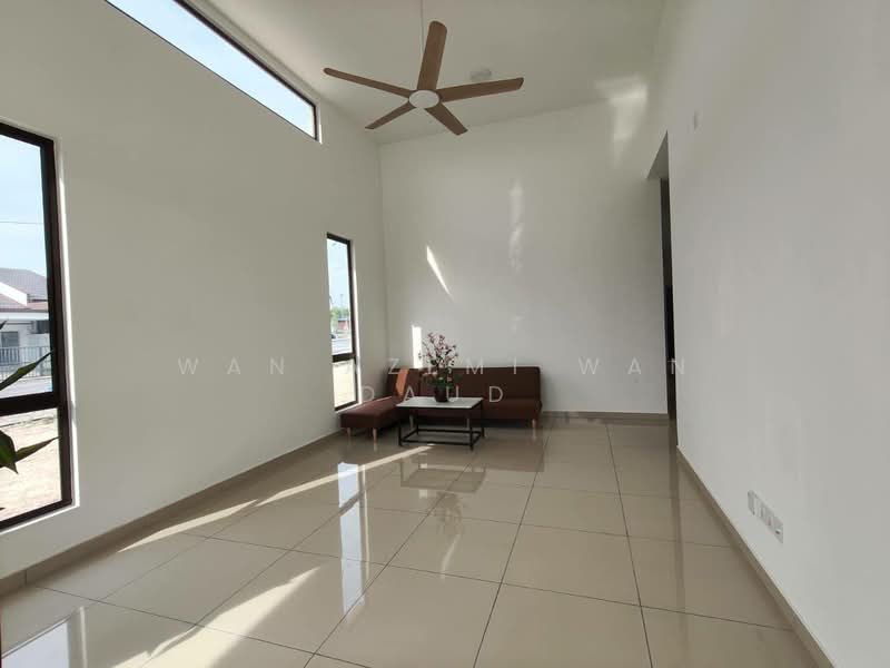 Rumah Teres 1 Tingkat untuk Dijual di Sepang (Selangor) - Wan Azemi Wan Daud - Living Room - PropertyGuru.com.my
