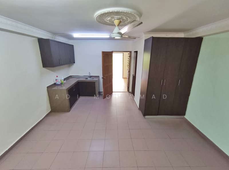 2-storey Terraced House for Sale in Taman Melawati (Ulu Kelang) - Adi Mohamad - Kitchen - PropertyGuru.com.my