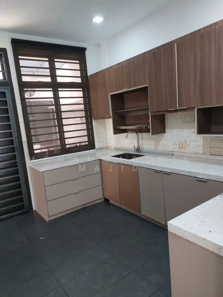 2-storey Terraced House for Sale in Laman Glenmarie (Shah Alam) - Mohammad Din Majid - Kitchen - PropertyGuru.com.my