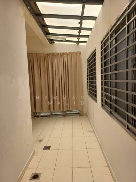 2-storey Terraced House for Sale in Laman Glenmarie (Shah Alam) - Mohammad Din Majid - Corridor - PropertyGuru.com.my