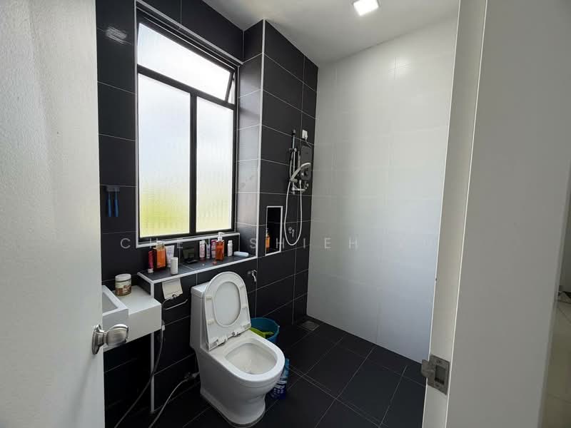 Rumah Teres untuk Dijual di Kota Masai (Pasir Gudang) - Chen Shieh Yu - Bathroom - PropertyGuru.com.my