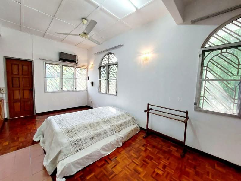 Untuk Dijual - Seksyen 8