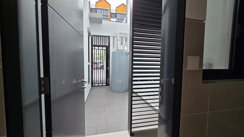 3-storey Terraced House for Sale in Taman Melawati (Ulu Kelang) - Jayden Loke - Entrance - PropertyGuru.com.my