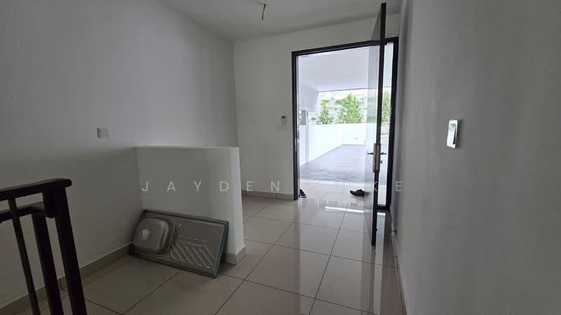 3-storey Terraced House for Sale in Taman Melawati (Ulu Kelang) - Jayden Loke - Entrance - PropertyGuru.com.my