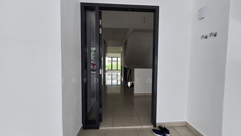 3-storey Terraced House for Sale in Taman Melawati (Ulu Kelang) - Jayden Loke - Entrance - PropertyGuru.com.my