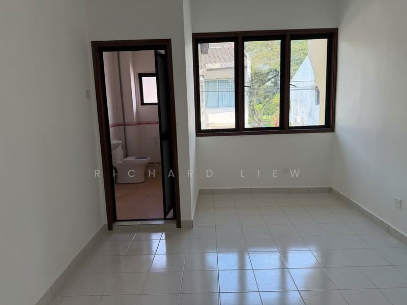 Rumah Teres 2 Tingkat untuk Disewa di SS 24, Taman Megah (Petaling Jaya) - Richard Liew - Bathroom - PropertyGuru.com.my