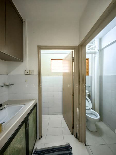 Rumah Flat untuk Dijual di Flat Daisy - Zack Chow - Bathroom - PropertyGuru.com.my