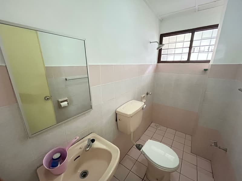 2-storey Terraced House for Sale in Usj 9 (Subang Jaya) - Lai YK - Bathroom - PropertyGuru.com.my