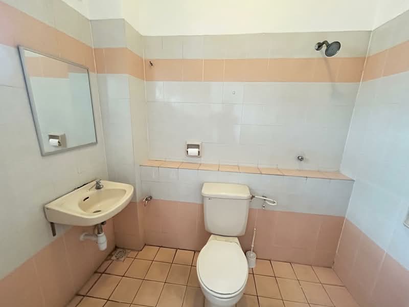 2-storey Terraced House for Sale in Usj 9 (Subang Jaya) - Lai YK - Bathroom - PropertyGuru.com.my