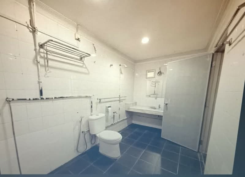 Rumah Teres 2 Tingkat untuk Dijual di Usj 2 (Subang Jaya) - Sharon Lim - Bathroom - PropertyGuru.com.my