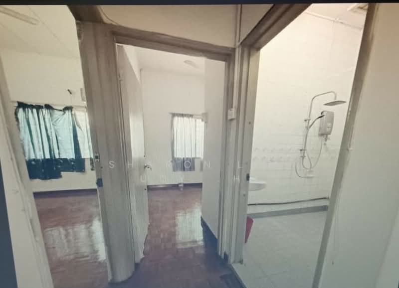 Rumah Teres 2 Tingkat untuk Dijual di Usj 2 (Subang Jaya) - Sharon Lim - bedroom - PropertyGuru.com.my