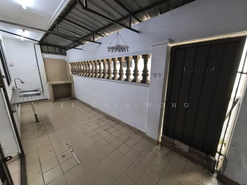2-storey Terraced House for Sale in Taman Bukit Mewah (Tampoi) - Lee Chin Wong - Exterior - PropertyGuru.com.my