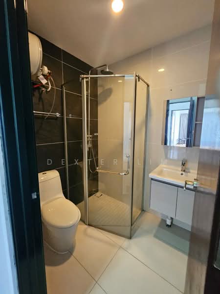 Condominium for Rent at Kings Bay @ Country Garden Danga Bay - Dexter Lim - Bathroom - PropertyGuru.com.my