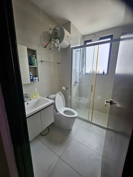 Condominium for Rent at Kings Bay @ Country Garden Danga Bay - Dexter Lim - Bathroom - PropertyGuru.com.my