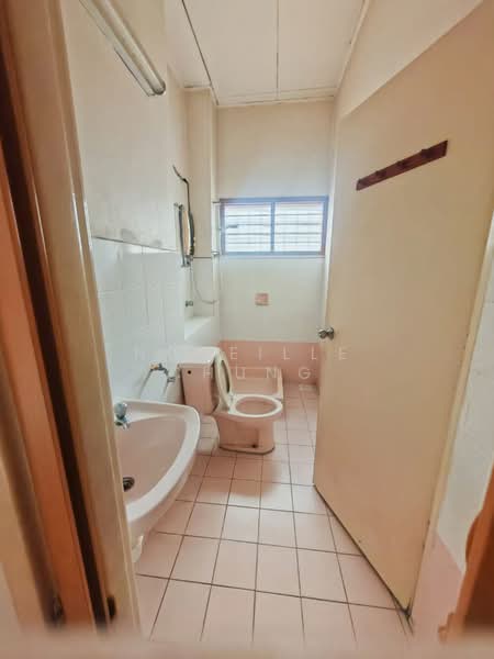 Rumah Teres 2 Tingkat untuk Dijual di Usj 16 (Subang Jaya) - Nobeille Chung - Bathroom - PropertyGuru.com.my