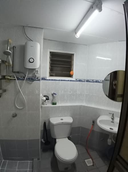 Kondominium untuk Disewa di Menara Menjalara - Raymond Chiang - Bathroom - PropertyGuru.com.my