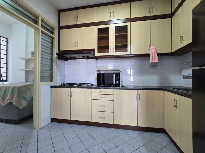 Pangsapuri untuk Disewa di Fair View Apartment - Jessica Ma - Kitchen - PropertyGuru.com.my