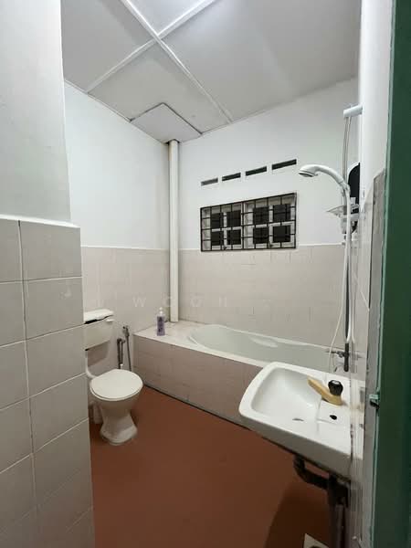 2-storey Terraced House for Sale in Melaka (Melaka) - Woon . - Bathroom - PropertyGuru.com.my