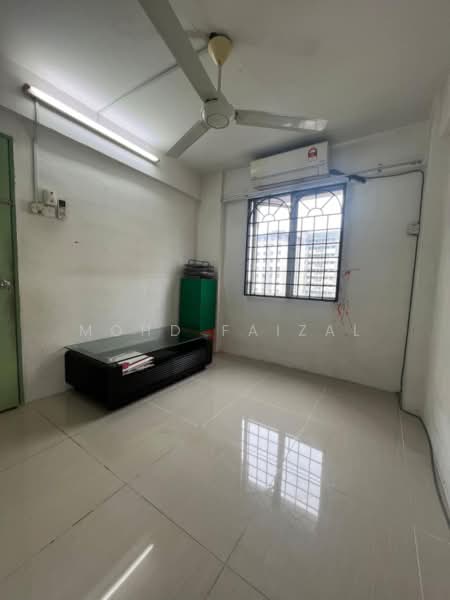 Apartment for Sale at Pangsapuri Putra Harmoni - Mohd Faizal - Living Room - PropertyGuru.com.my