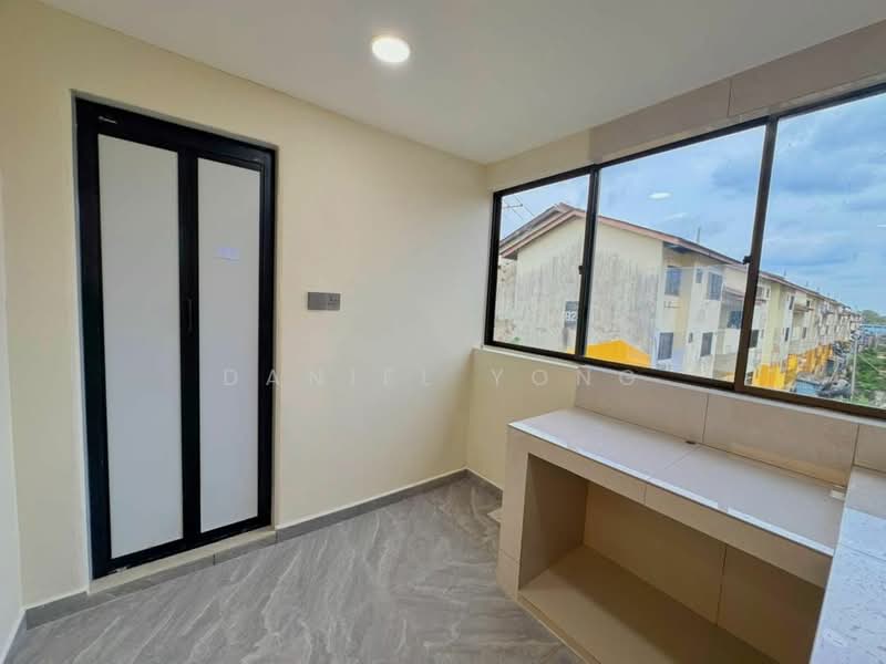 Rumah Flat untuk Dijual di Bandar Selesa Jaya - Daniel Yong - Exterior - PropertyGuru.com.my